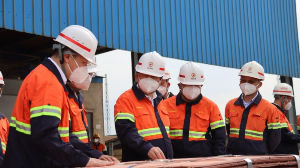 El presidente Chen Jinghe inspecciona los proyectos de Zijin Mining en África